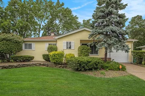 338 N 28th St, Springfield, MI 49037 photo 2