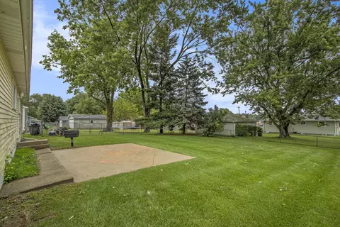 338 N 28th St, Springfield, MI 49037 photo 24