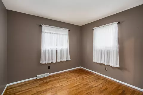 338 N 28th St, Springfield, MI 49037 photo 13