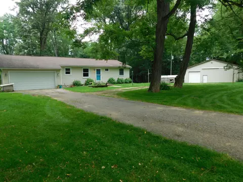 57868 Territorial Rd, Lawrence, MI 49064