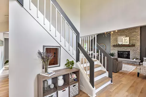 3077 Textile Rd, Saline, MI 48176 photo 2