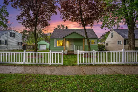 351 Majestic St SE, Kentwood, MI 49548