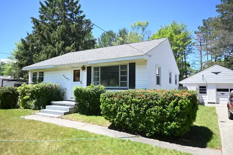 5127 Davis Rd, Norton Shores, MI 49441