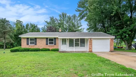 5183 Logan Ct, Holland, MI 49423