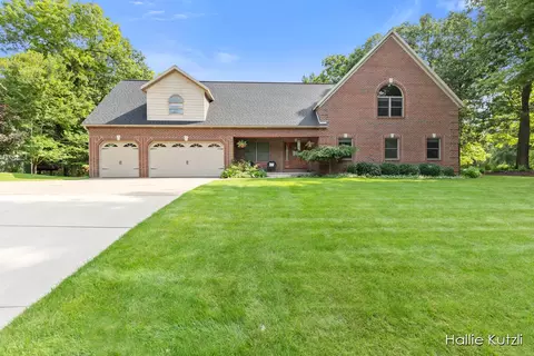 5190 Branta Dr NE, Rockford, MI 49341
