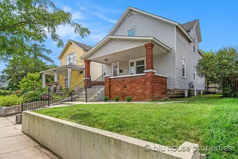536 Crosby St NW, Grand Rapids, MI 49504