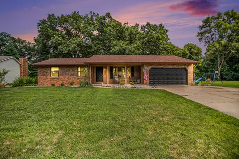 240 Brentwood Dr, Battle Creek, MI 49015