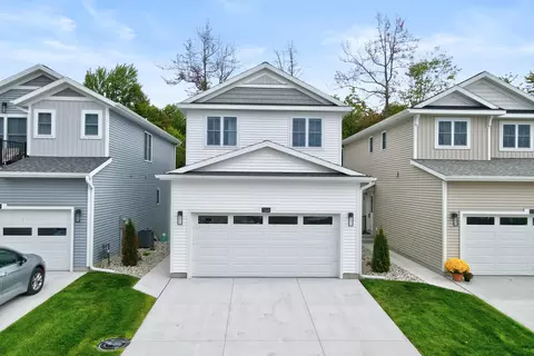 7234 Atwater Dr, Norton Shores, MI 49456