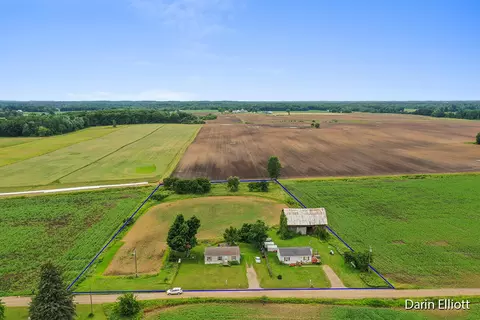 10704 Tasker Rd, Lake Odessa, MI 48849