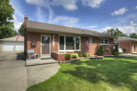 10040 Hambleton St, Livonia, MI 48150