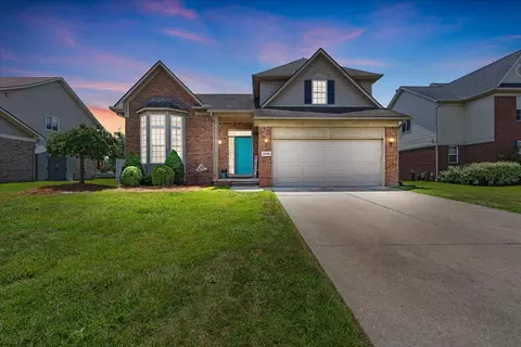 19161 Cecelia St, Rockwood, MI 48173