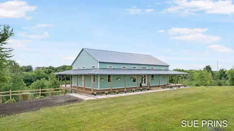 1748 Newaygo Rd, Casnovia, MI 49318