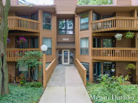 1320 Hillburn Ave NW, Grand Rapids, MI 49504