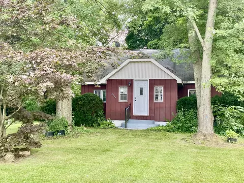 8234 Calvin Rd, Battle Creek, MI 49017