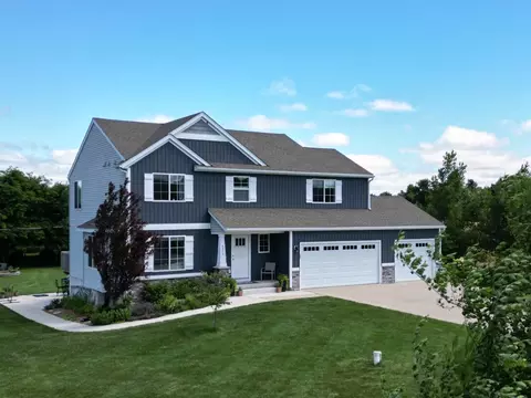 6573 11 Mile Rd NE, Rockford, MI 49341