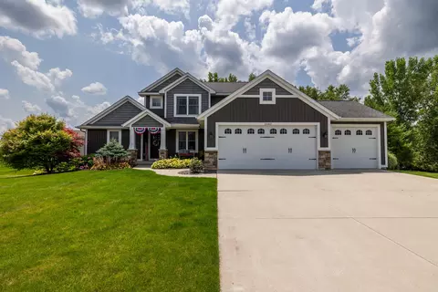 2480 Cedar West Dr, Jenison, MI 49428