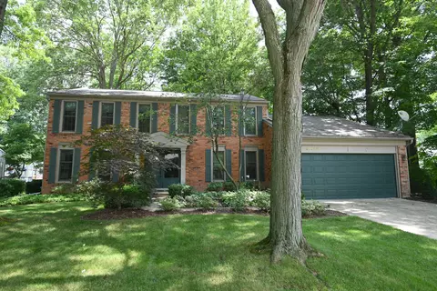 21640 Shadybrook Dr, Novi, MI 48375