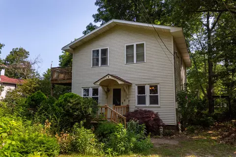 2819 W Bundy Rd, Coloma, MI 49038