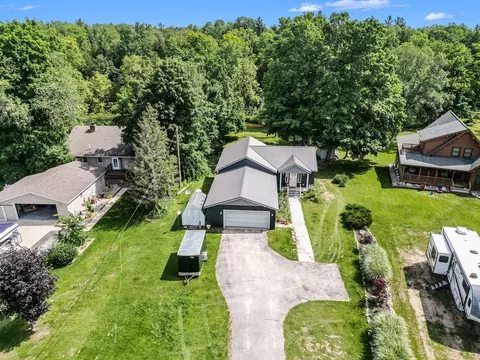 1148 N Meadowbrook Rd, White Cloud, MI 49349