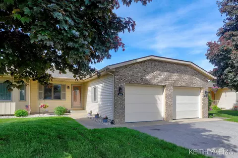 6134 Pebble Dr, Allendale, MI 49401