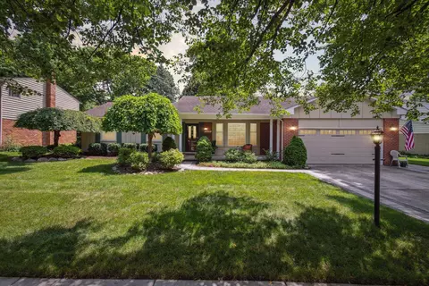 16086 Riverside Dr, Livonia, MI 48154