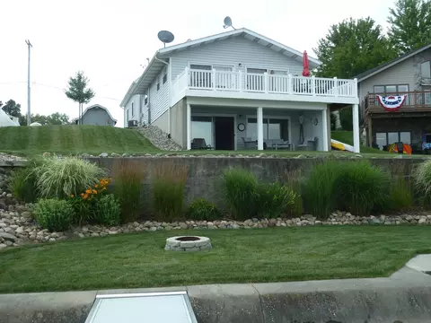 14222 W Diane Dr, Camden, MI 49232