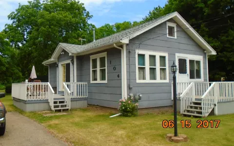 104 Mccuen Dr, Jackson, MI 49203