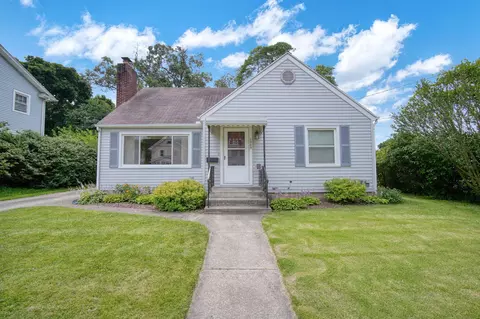 1209 Burr St, Jackson, MI 49201