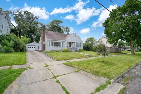 1209 Burr St, Jackson, MI 49201 photo 2