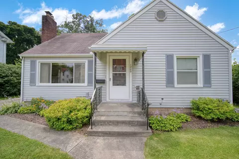 1209 Burr St, Jackson, MI 49201 photo 5
