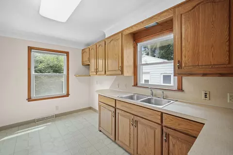 1209 Burr St, Jackson, MI 49201 photo 13