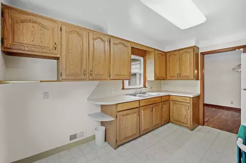 1209 Burr St, Jackson, MI 49201 photo 14