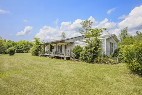 6168 Kirsch Dr, Jonesville, MI 49250