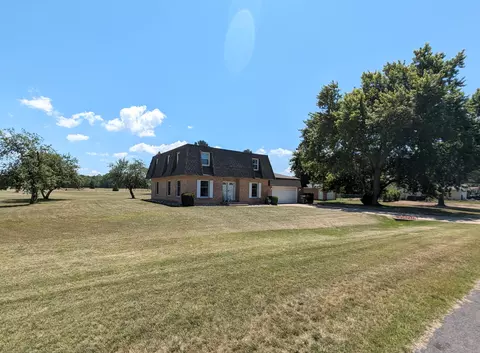 8839 Pine Ave, South Haven, MI 49090