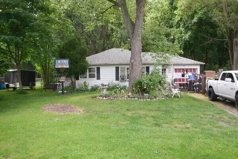 9624 S Sprinkle Rd, Portage, MI 49002
