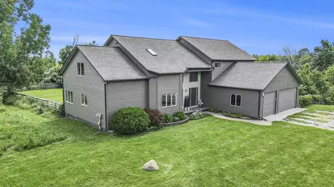 2760 Trillium Ln, Ann Arbor, MI 48103