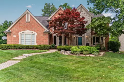 1644 Newcastle Ct, Rochester Hills, MI 48306
