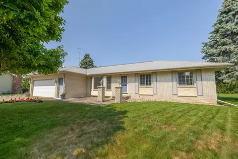 1967 Mellowwood Ct W, Jenison, MI 49428
