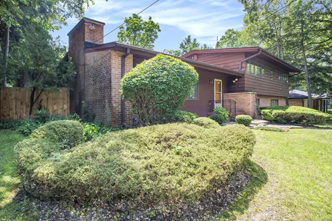 40 Laurel Dr, Battle Creek, MI 49017
