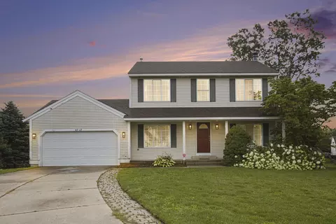 4710 Brookmeadow Dr SE, Grand Rapids, MI 49512