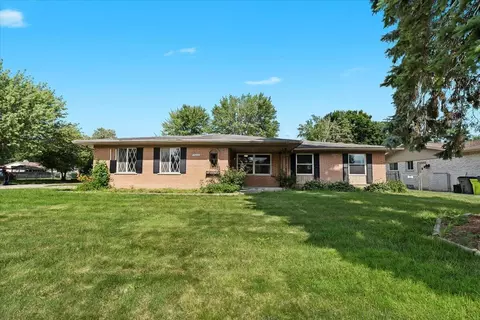 39338 Tunstall Dr, Clinton Twp, MI 48038
