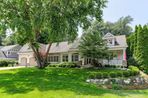 6429 Hidden Hollow Ln, Holland, MI 49423