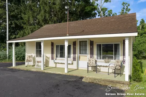4997 N Whites Bridge Rd, Belding, MI 48809 photo 2