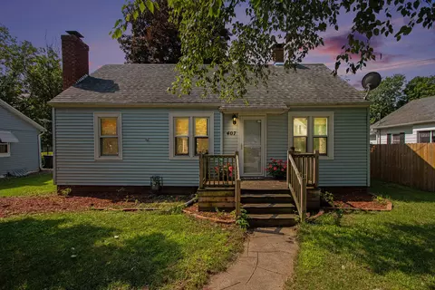 407 W Roe St, Buchanan, MI 49107
