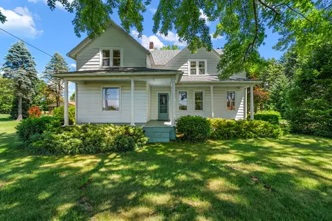 5993 Washington Ave, Stevensville, MI 49127
