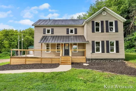 1219 122nd Ave, Hopkins, MI 49328