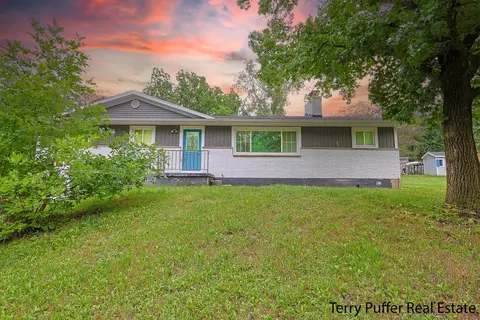 7262 Packer Dr NE, Belmont, MI 49306