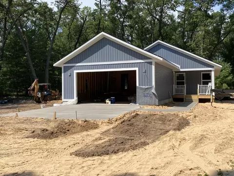 70 W Raymond Rd, Twin Lake, MI 49457
