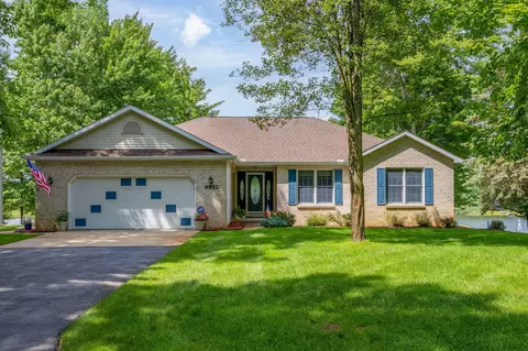9852 Fawn Lake Dr, Canadian Lakes, MI 49346