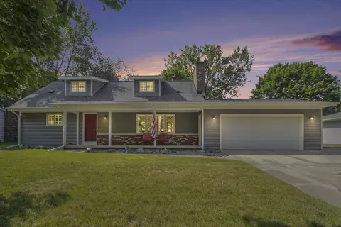 3013 Valorie Ln, Midland, MI 48640